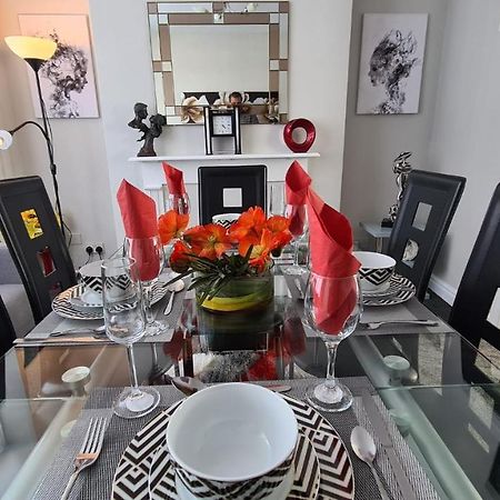 Stunning Holiday Home. Free Parking. Manchester Exteriör bild