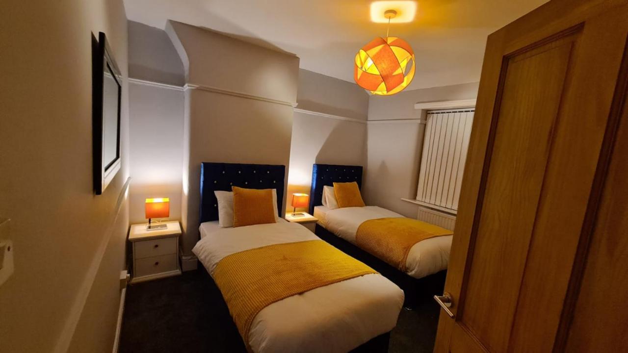Stunning Holiday Home. Free Parking. Manchester Exteriör bild