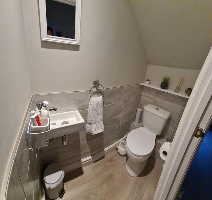 Stunning Holiday Home. Free Parking. Manchester Exteriör bild