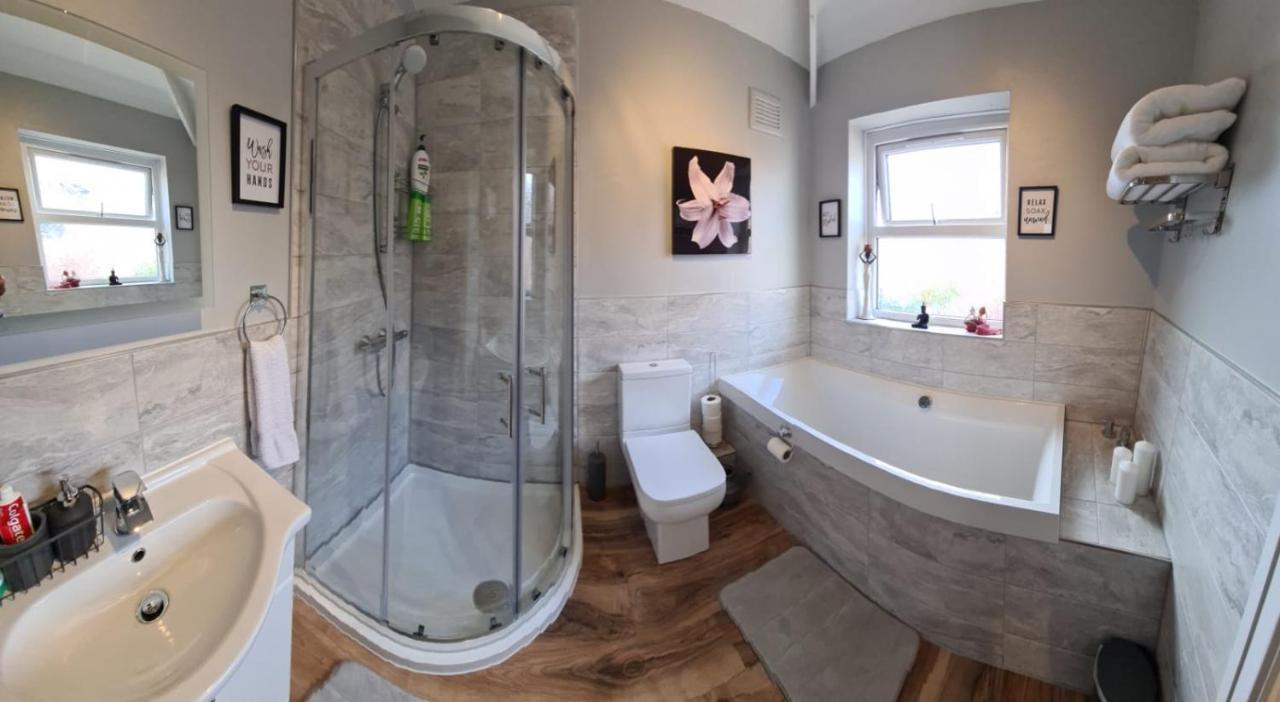 Stunning Holiday Home. Free Parking. Manchester Exteriör bild