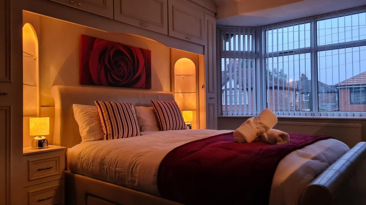Stunning Holiday Home. Free Parking. Manchester Exteriör bild