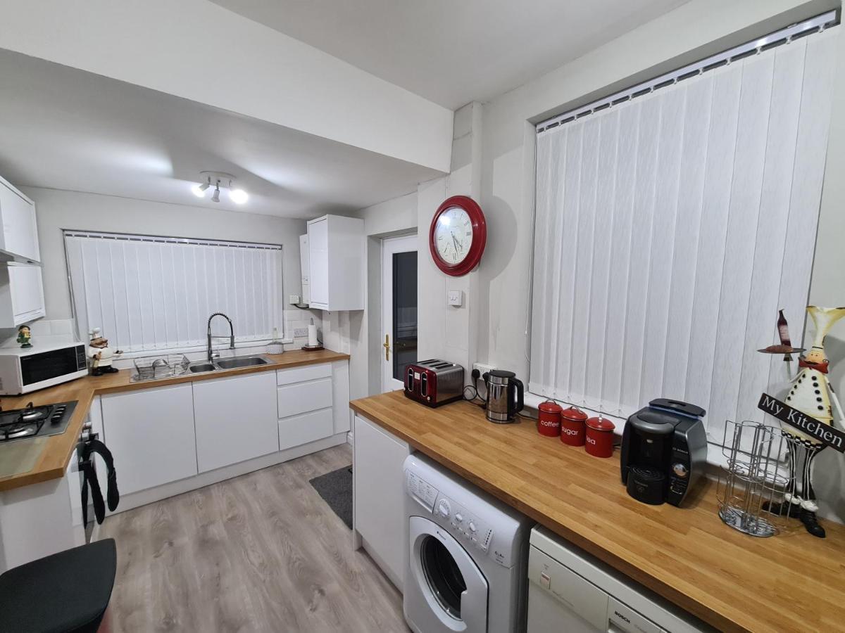 Stunning Holiday Home. Free Parking. Manchester Exteriör bild