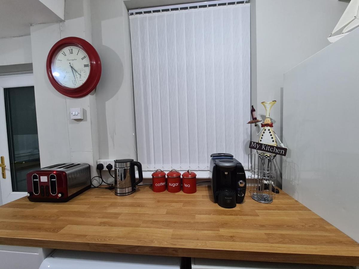 Stunning Holiday Home. Free Parking. Manchester Exteriör bild
